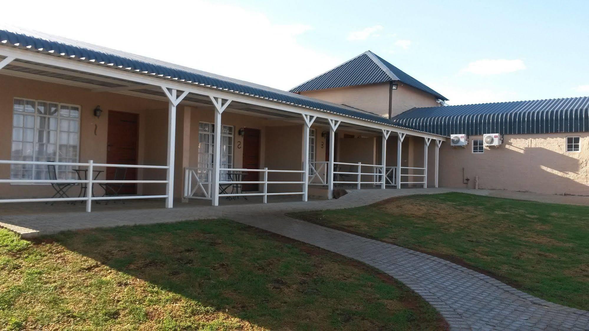 Bona Bona Game Lodge Wolmaransstad Екстер'єр фото